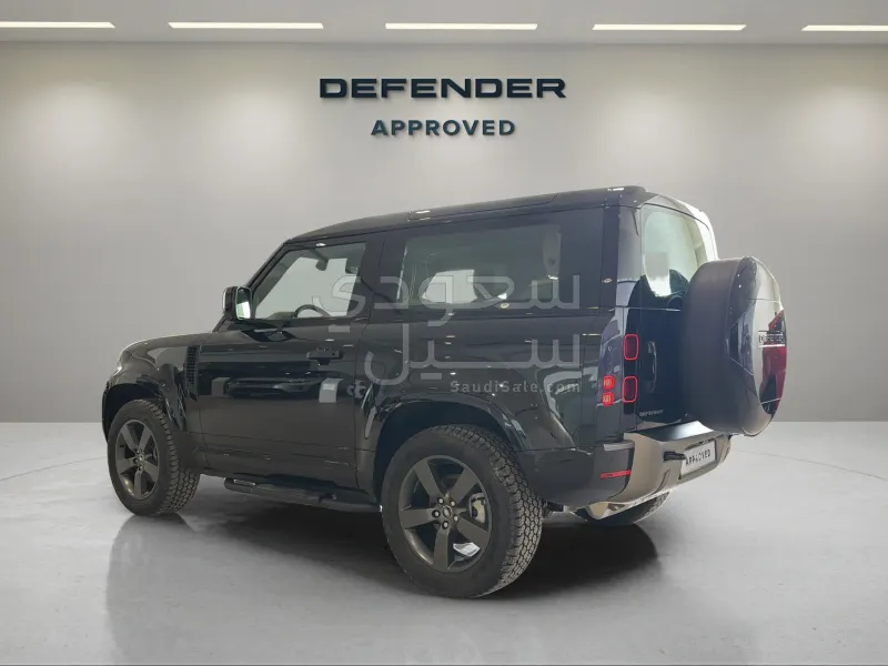 2025 لاند روفر ديفيندر 90