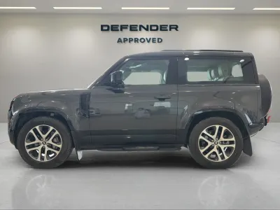 2025 لاند روفر ديفيندر 90