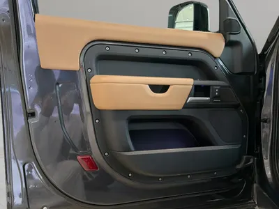 2025 لاند روفر ديفيندر 90