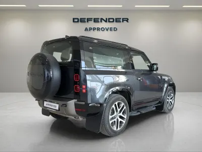 2025 لاند روفر ديفيندر 90