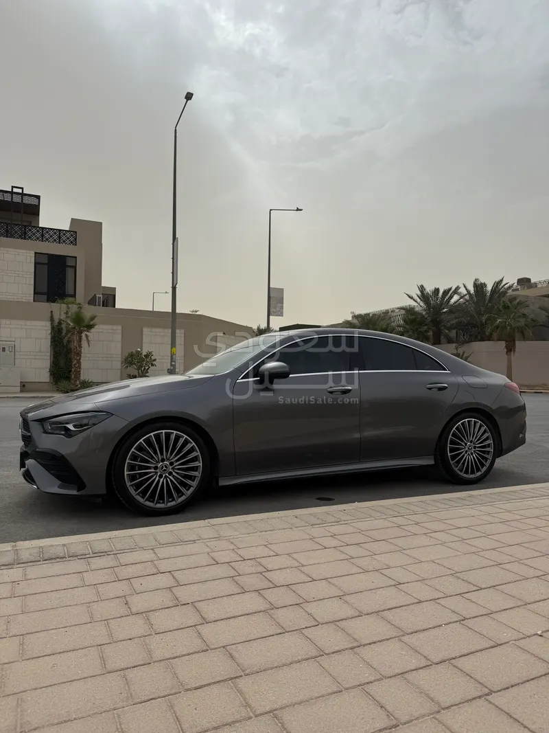 2025 مرسيدس - بنز سي إل أي 200