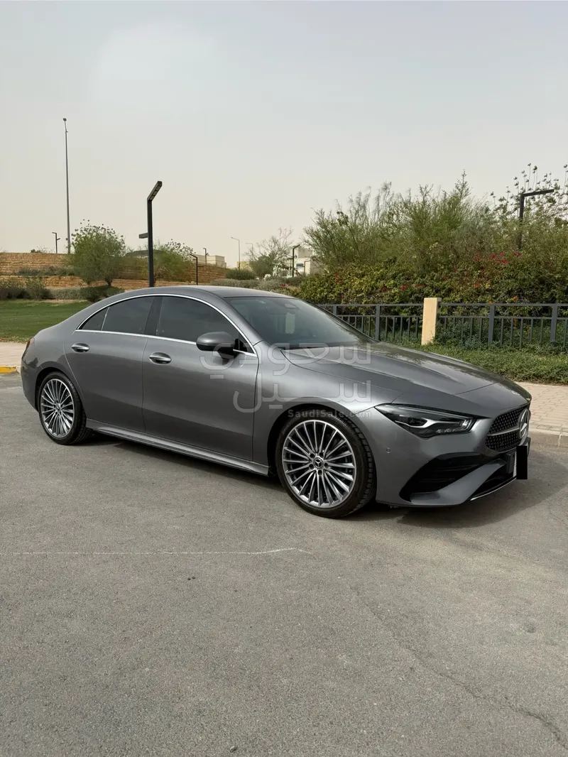 2025 مرسيدس - بنز سي إل أي 200