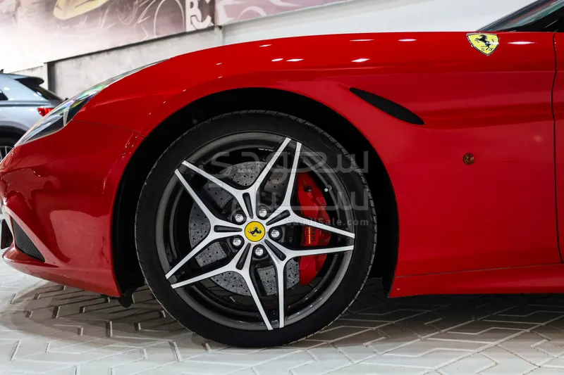 2016 فيراري كــاليفورنيا اف 1 تي