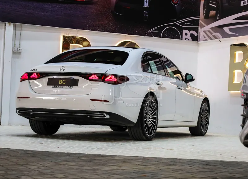 2024 مرسيدس - بنز إي 200