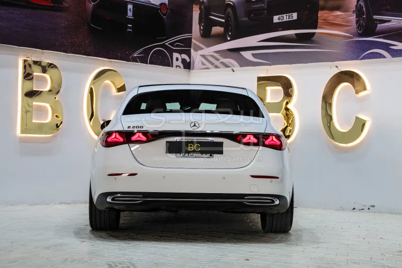 2024 مرسيدس - بنز إي 200