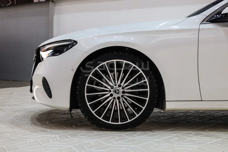 2024 مرسيدس - بنز إي 200