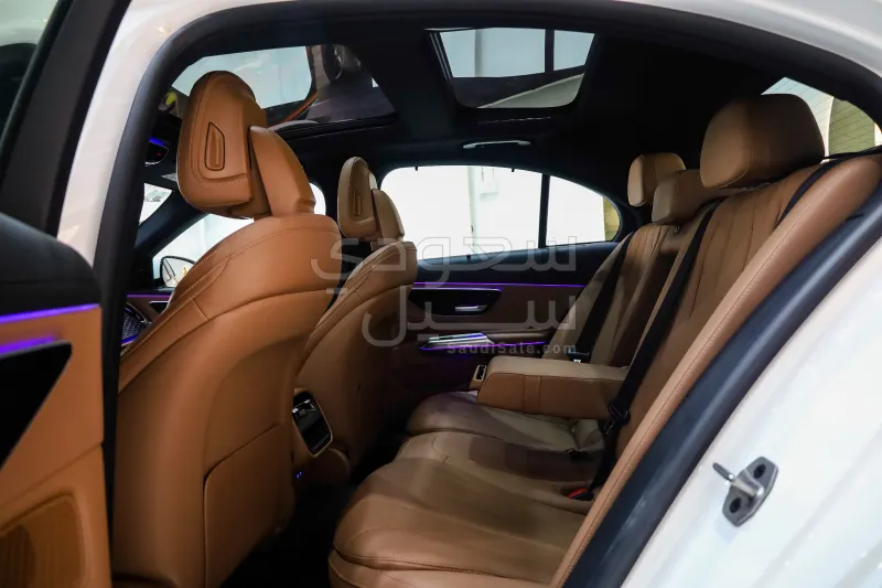 2024 مرسيدس - بنز إي 200