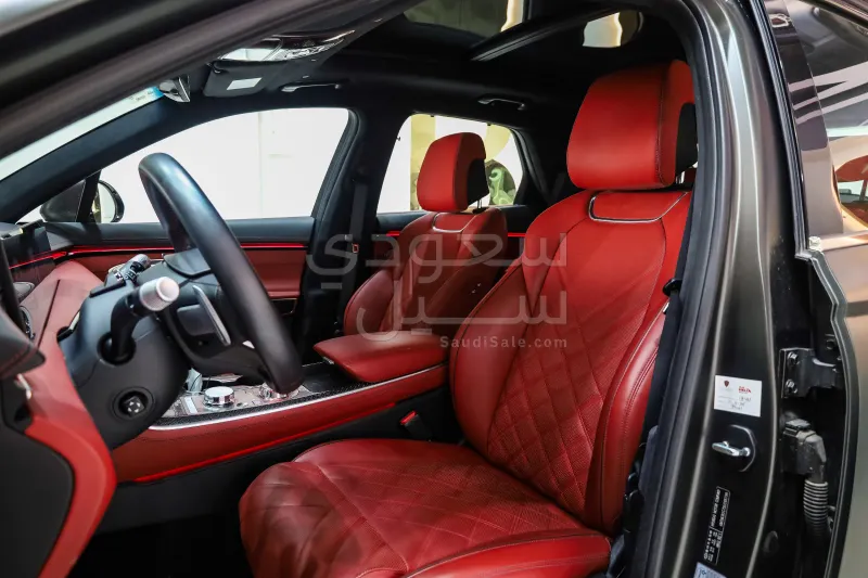 2025 جينيسيس جي في 70