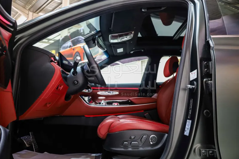 2025 جينيسيس جي في 70