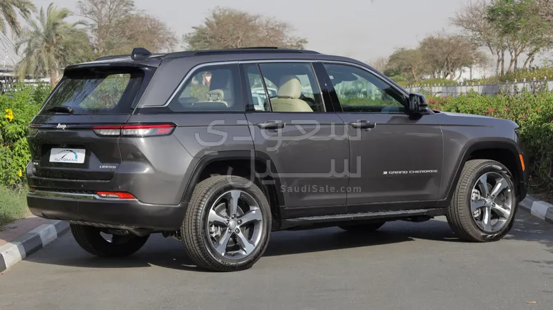 2025 جييب جراند شيروكي ليمتد بلس