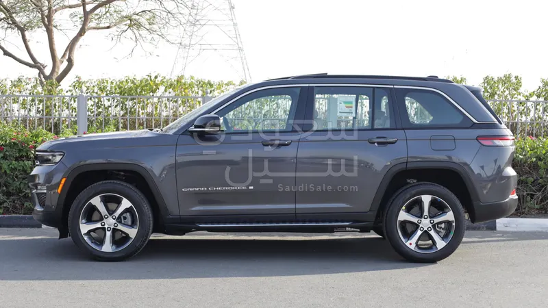 2025 جييب جراند شيروكي ليمتد بلس