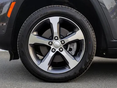 2025 جييب جراند شيروكي ليمتد بلس