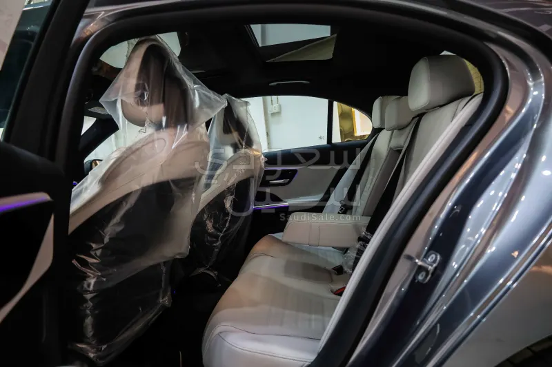 2025 مرسيدس - بنز سي 200