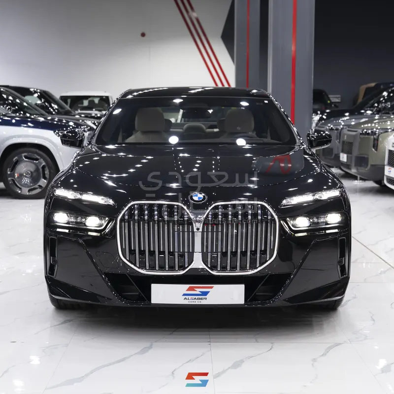 2026 بي ام دبليو الفئة السابعة 735أي