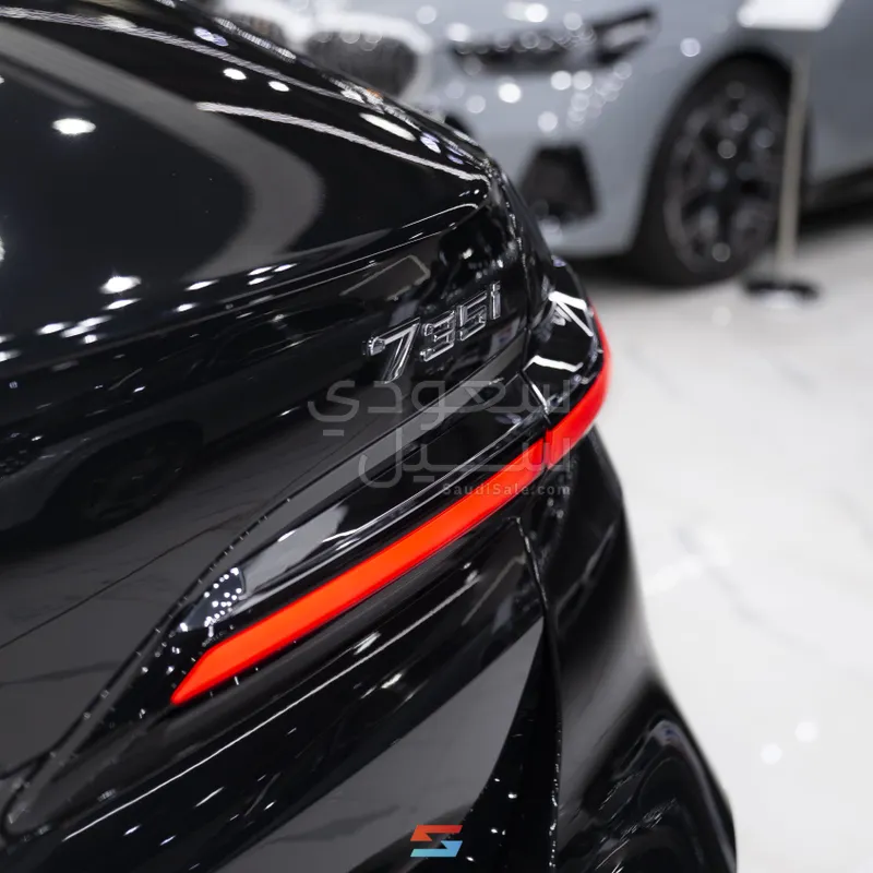 2026 بي ام دبليو الفئة السابعة 735أي