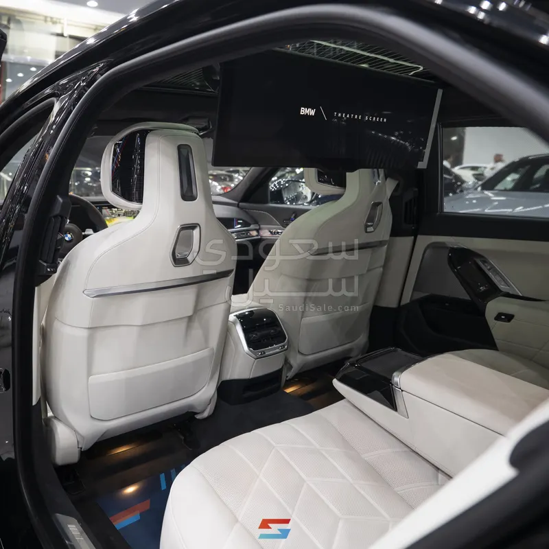 2026 بي ام دبليو الفئة السابعة 735أي