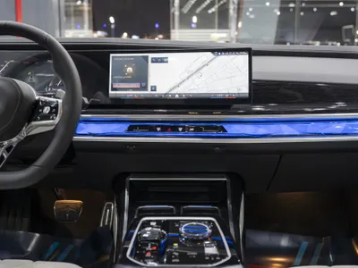 2026 بي ام دبليو الفئة السابعة 735أي