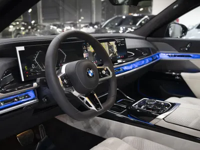 2026 بي ام دبليو الفئة السابعة 735أي