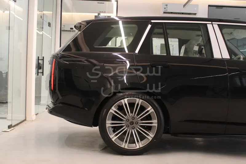 2026 لاند روفر رينج روفر اوتوبيوغرافي