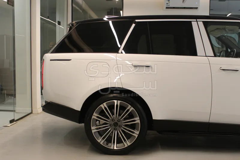 2026 لاند روفر رينج روفر اتش اس اي