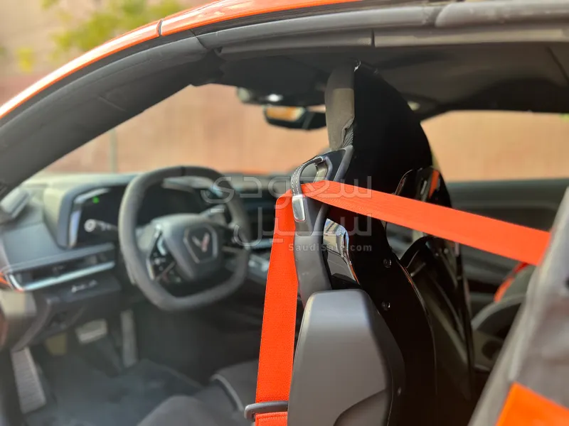 2023 شفروليه كورفيت سي 8