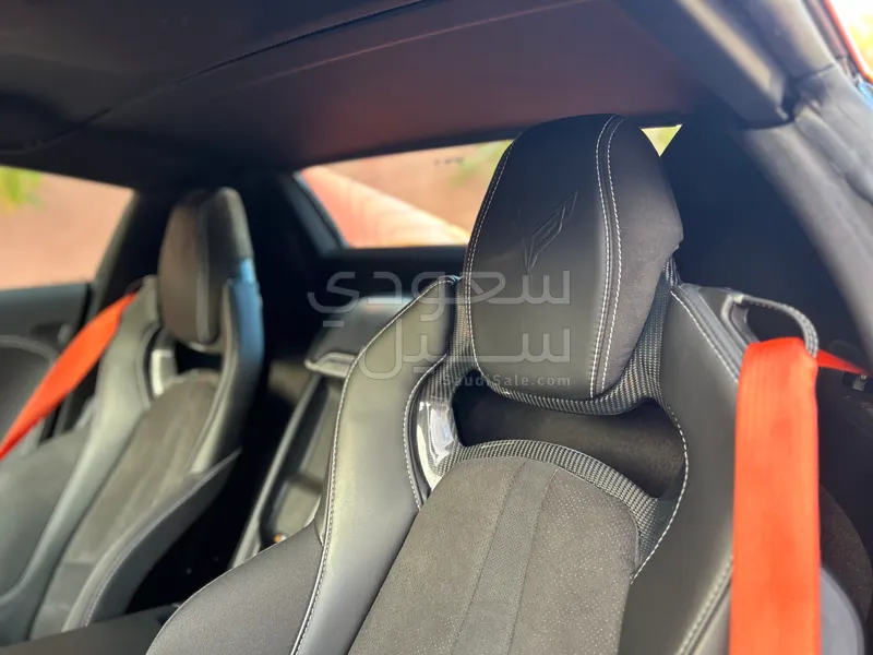 2023 شفروليه كورفيت سي 8