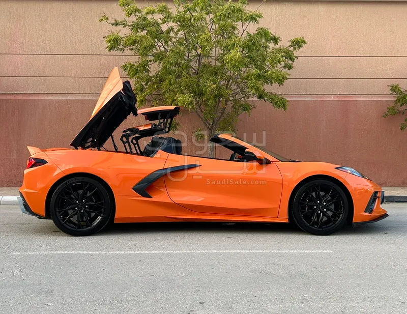 2023 شفروليه كورفيت سي 8