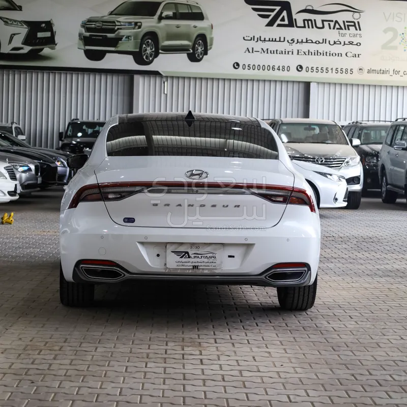 2022 هيونداي ازيرا