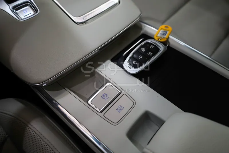 2022 هيونداي ازيرا