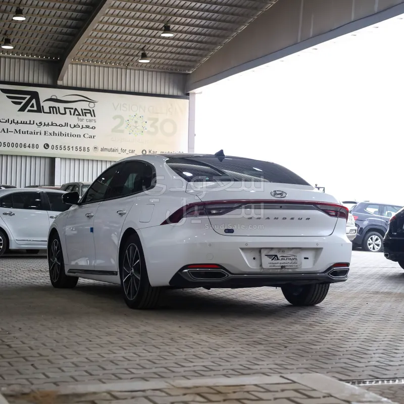 2022 هيونداي ازيرا