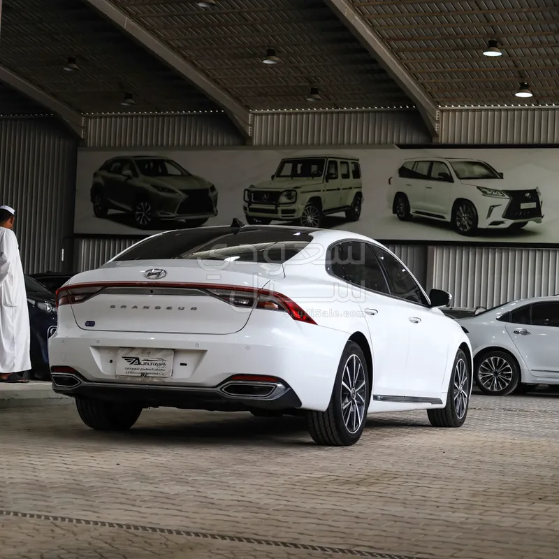 2022 هيونداي ازيرا