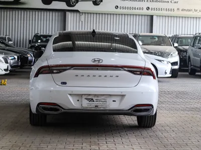 2022 هيونداي ازيرا