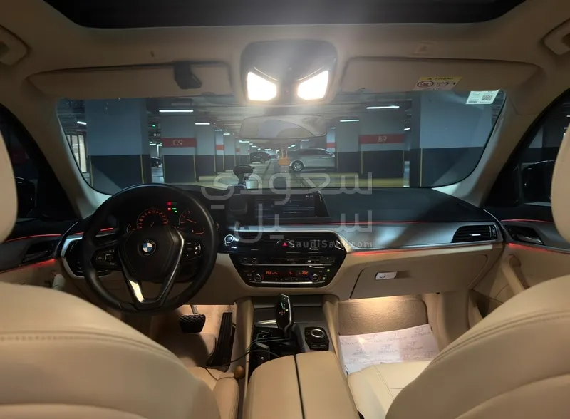 2020 بي ام دبليو الفئة الخامسة 520 أي