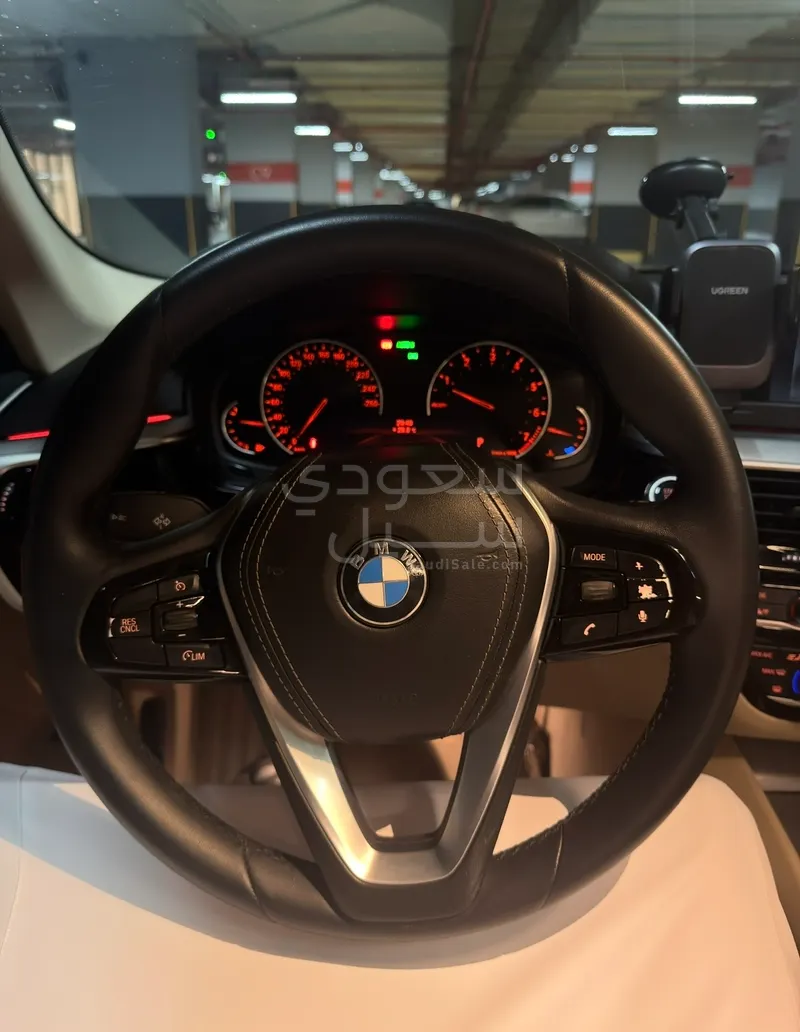 2020 بي ام دبليو الفئة الخامسة 520 أي