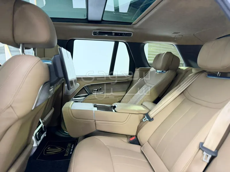 2026 لاند روفر رينج روفر اوتوبيوغرافي