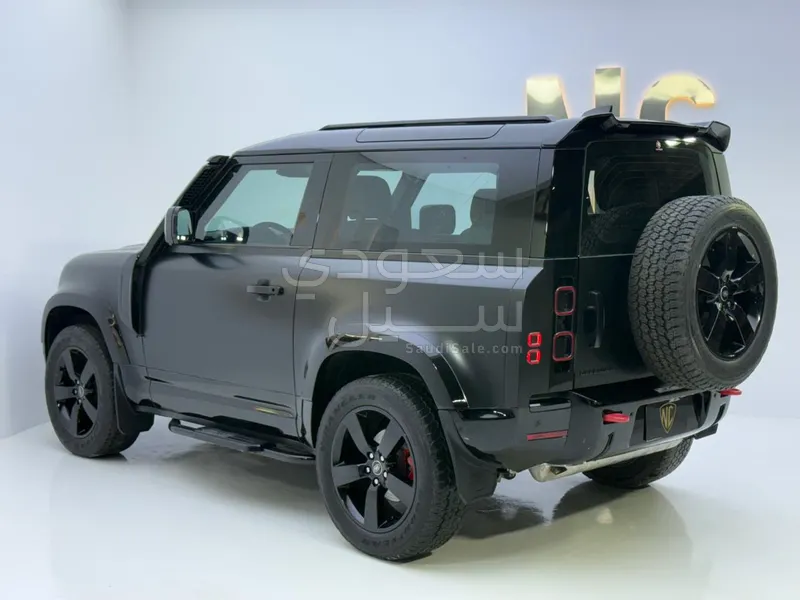 2023 لاند روفر ديفيندر اس اي