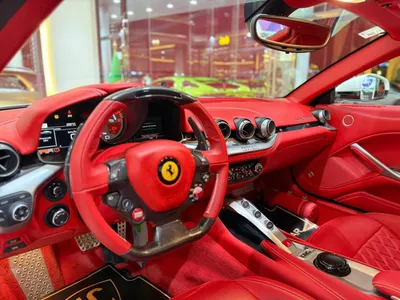 2016 فيراري اف 12 بيرلينيتا