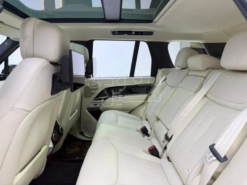 2026 لاند روفر رينج روفر فوج اس اي