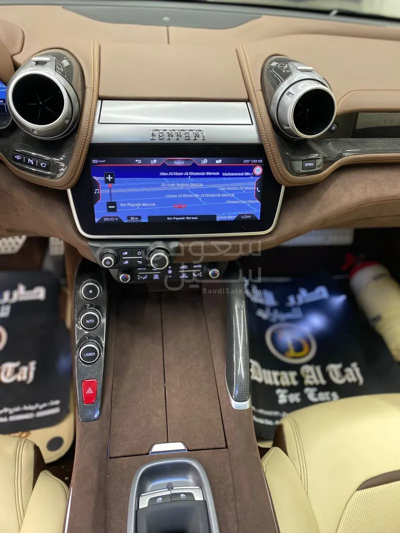 2017 فيراري جي تي سي 4 لوسو