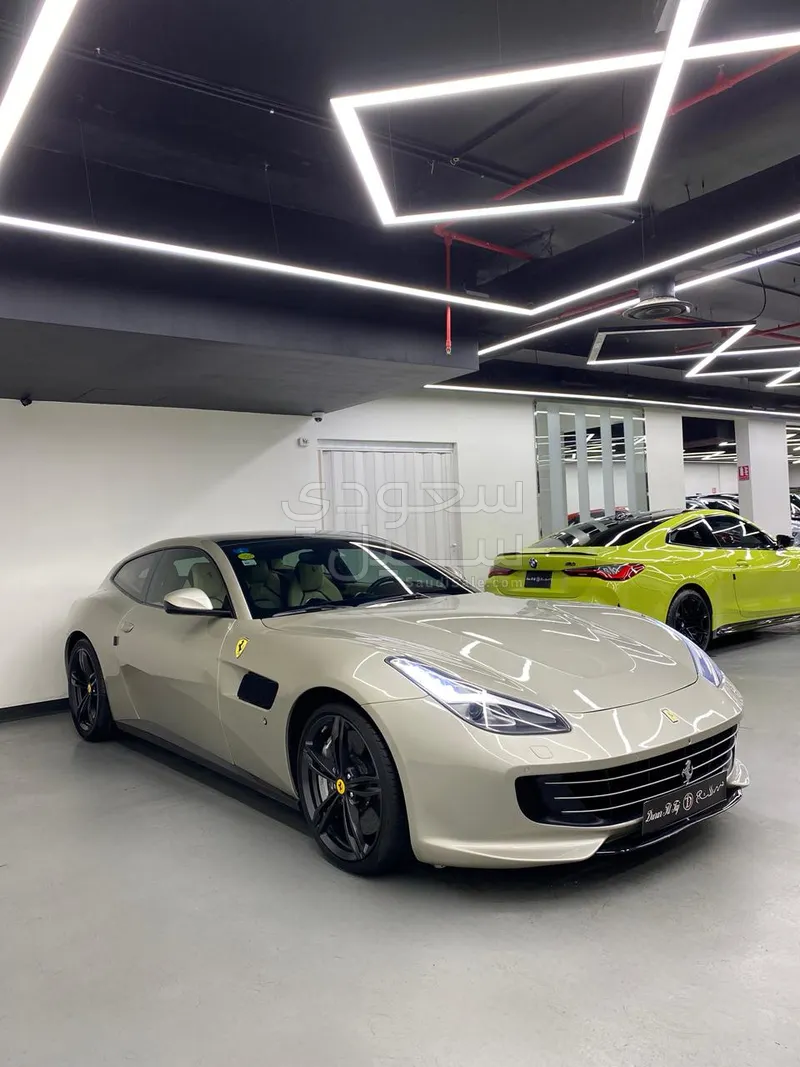 2017 فيراري جي تي سي 4 لوسو