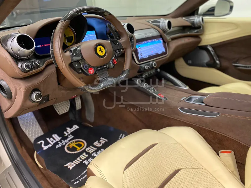 2017 فيراري جي تي سي 4 لوسو
