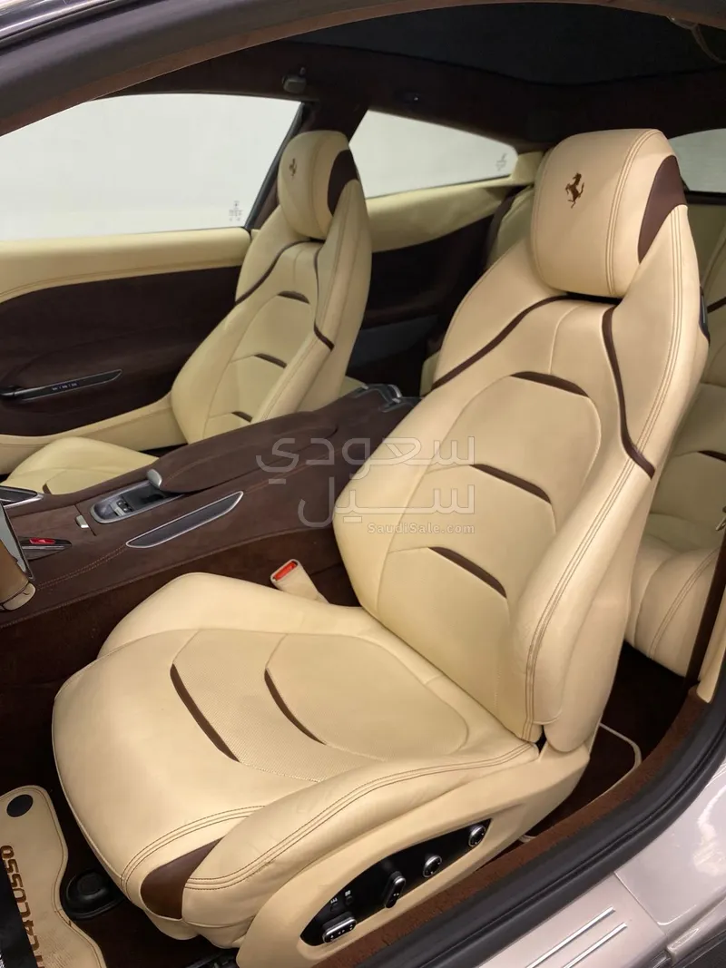 2017 فيراري جي تي سي 4 لوسو