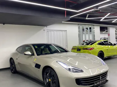 2017 فيراري جي تي سي 4 لوسو