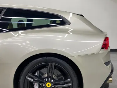 2017 فيراري جي تي سي 4 لوسو