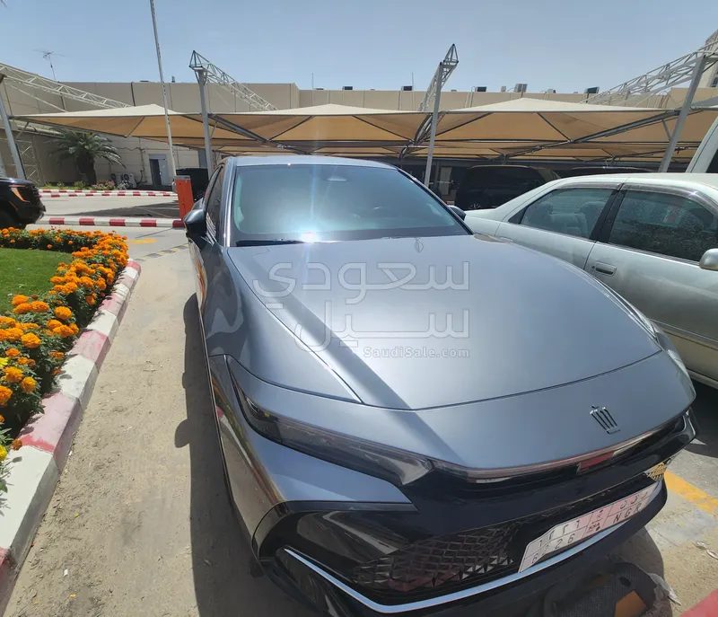 2023 تويوتا كراون بريميوم