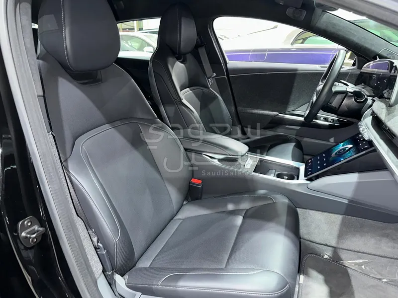 2024 لوسيد اير بيور