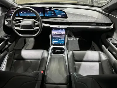 2024 لوسيد اير بيور