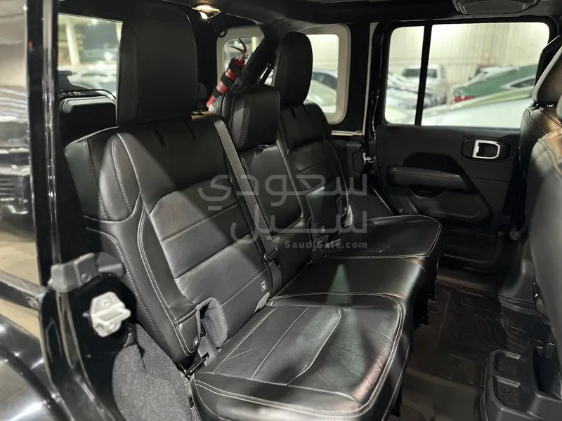 2023 جييب رانجلر صحارى