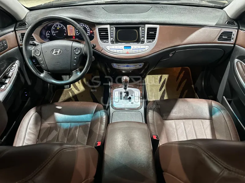 2013 جينيسيس جي 80