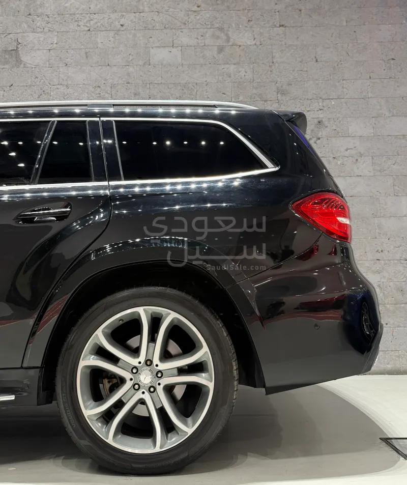 2015 مرسيدس - بنز جي إل 500